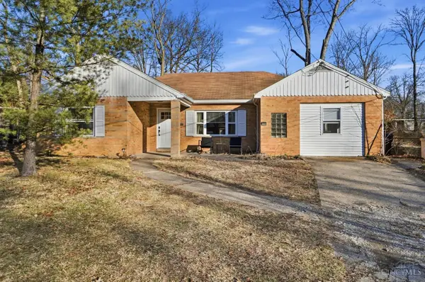 5301 Leon Ct, Green Twp, OH 45238