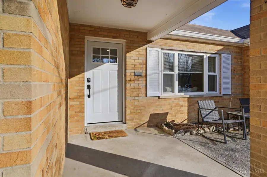 5301 Leon Ct, Covedale, OH 45238 - #2