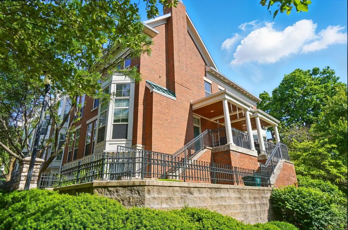207 Stetson Street, Cincinnati, OH 45219 - #1