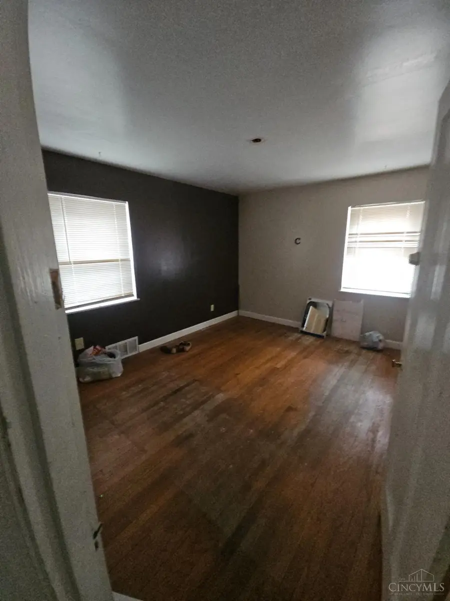 2734 Lawndale Avenue, Cincinnati, OH 45212 - #3