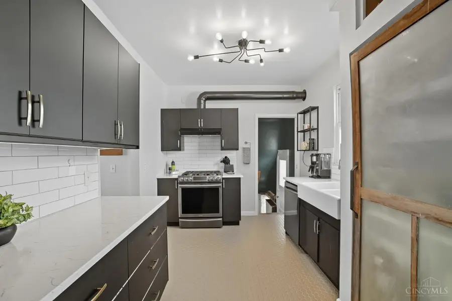 6006 Grand Vista Avenue, Cincinnati, OH 45213 - #2