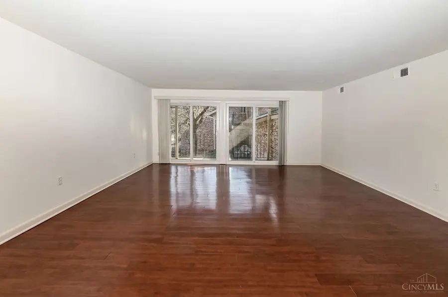 3065 Alpine Terrace #10A, Cincinnati, OH 45208 - #2