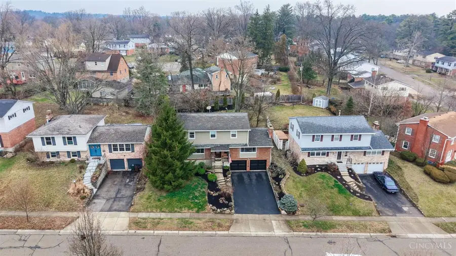 1013 Ligorio Avenue, Greenhills, OH 45218 - #2