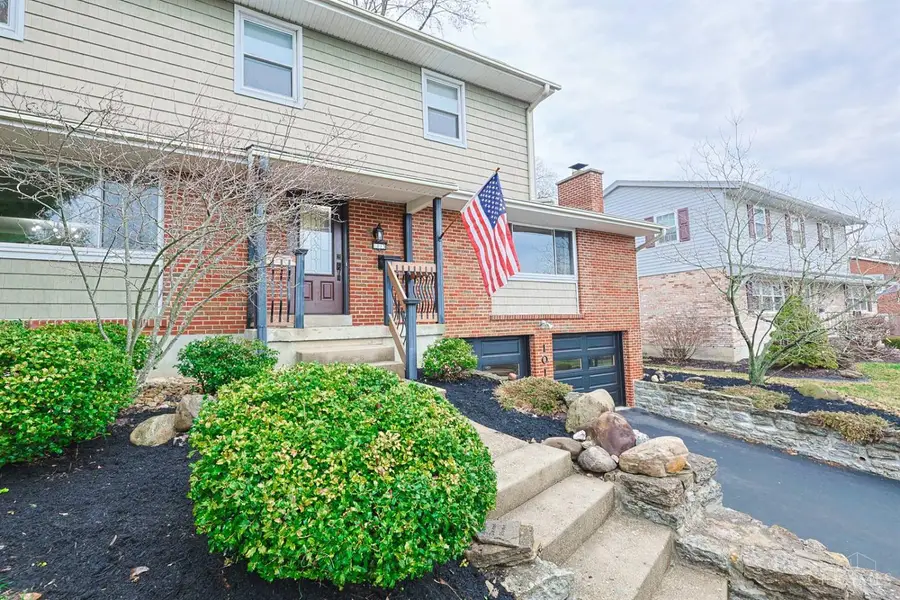 1013 Ligorio Avenue, Greenhills, OH 45218 - #3