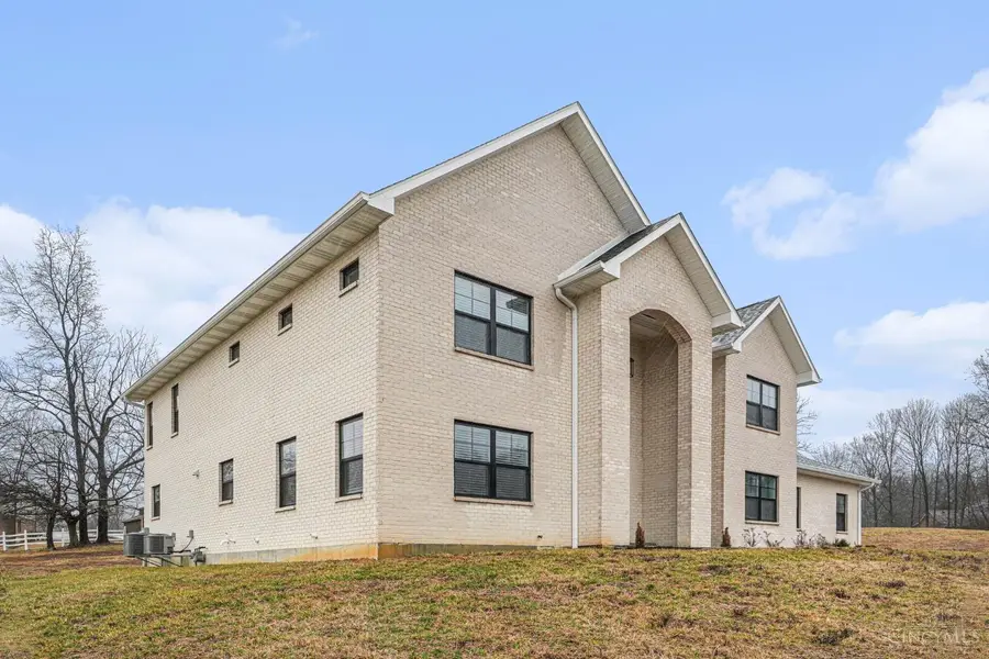 1324 Northwoods Drive, Hillsboro, OH 45133 - #2