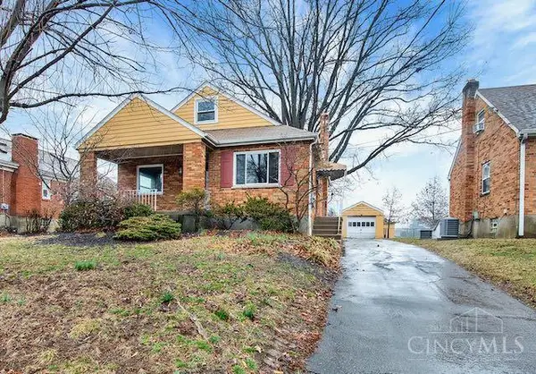 7034 East Avenue, Silverton, OH 45236