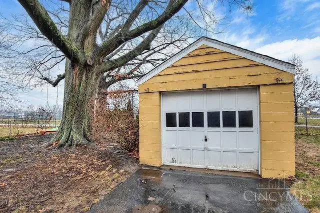 7034 East Avenue, Silverton, OH 45236 - #2