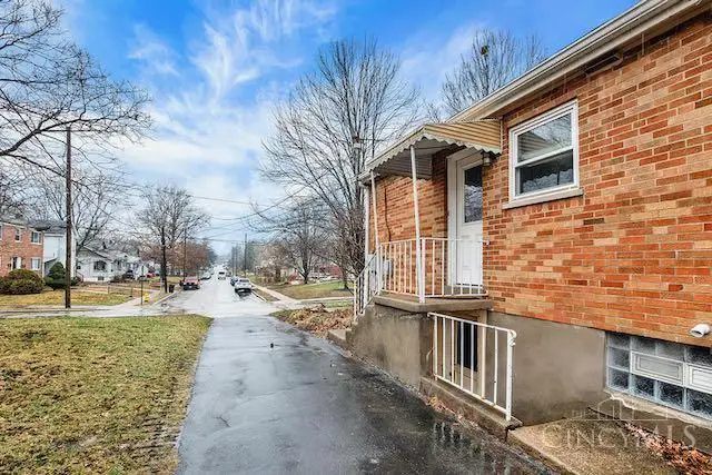 7034 East Avenue, Silverton, OH 45236 - #3