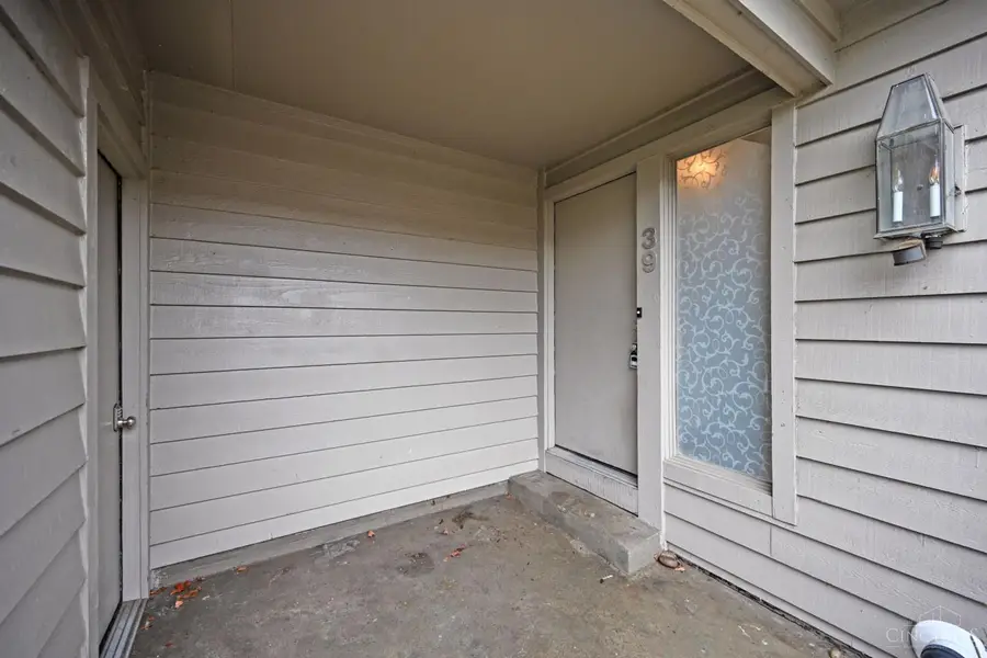 39 Rolling Hills Court, Wyoming, OH 45215 - #2