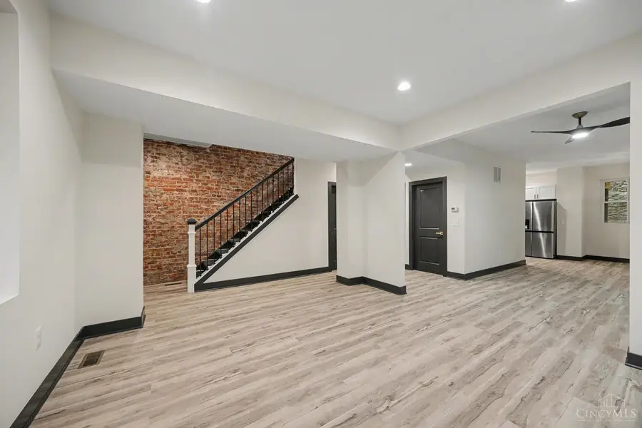 112 Valencia Street, Cincinnati, OH 45219 - #3