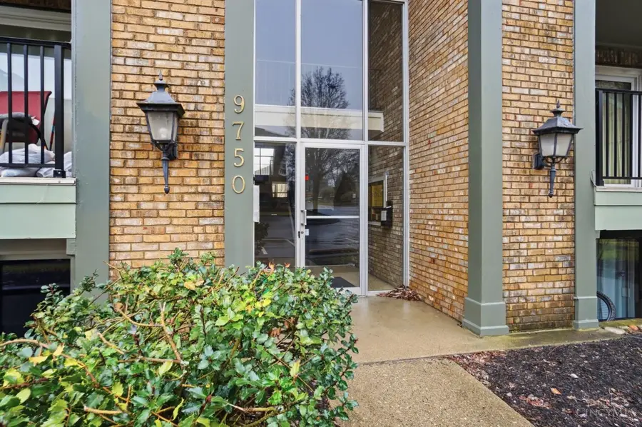 9750 Bunker Hill Lane #60, Montgomery, OH 45242 - #3