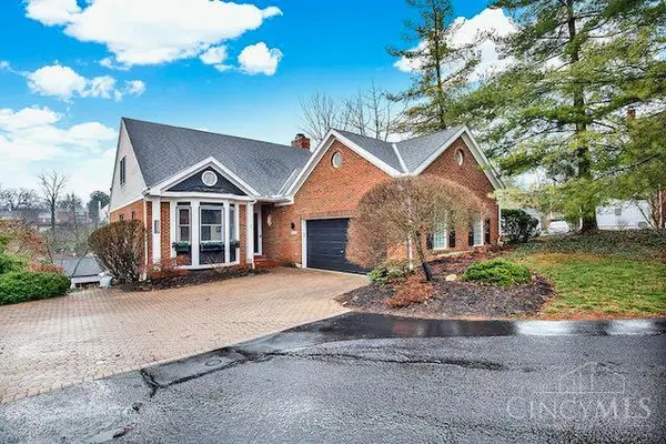 3007 Paxton Knoll Lane, Cincinnati, OH 45208