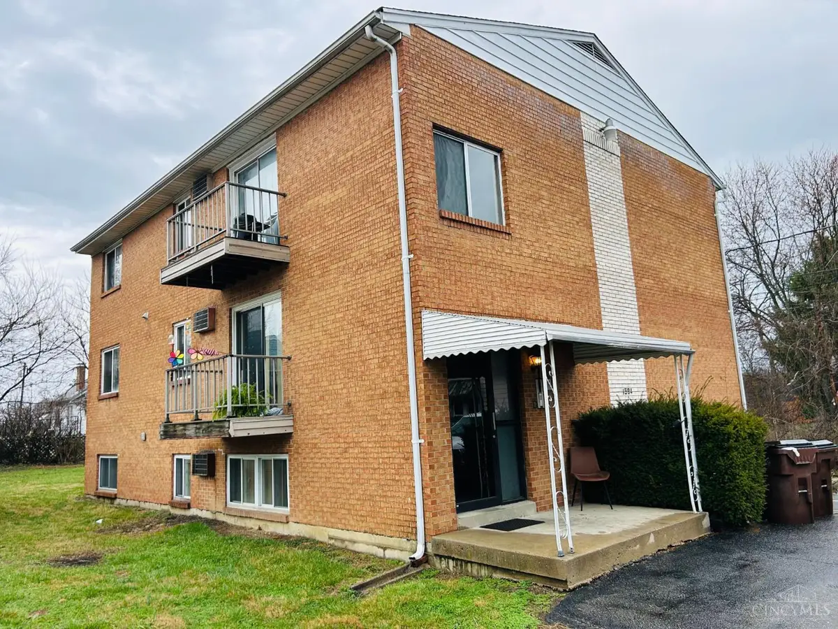 1584 W Galbraith Road, North College Hill, OH 45231 - #1