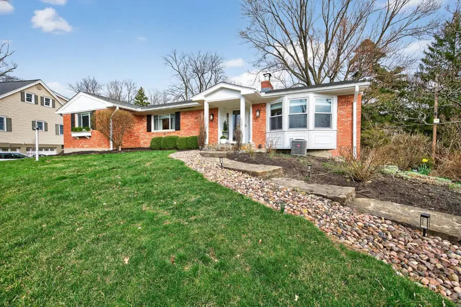 8674 Hollyhock Drive, Finneytown, OH 45231 - #3