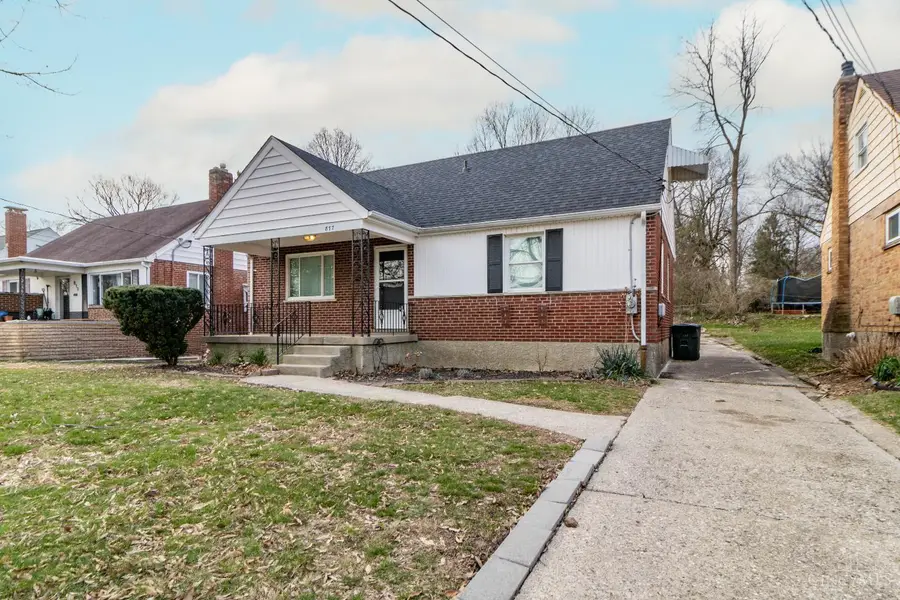 877 Oakfield Avenue, Cincinnati, OH 45224 - #3
