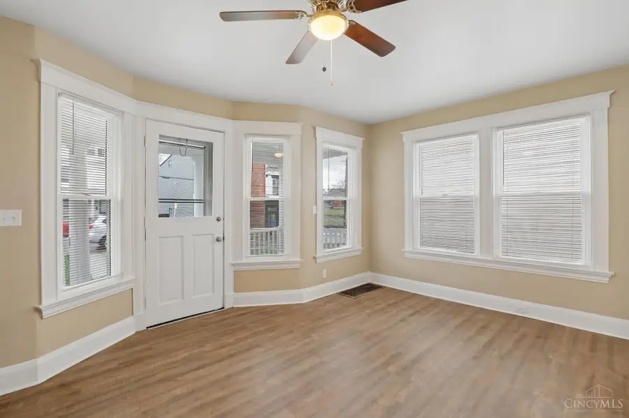 607 Hawthorne Avenue, Cincinnati, OH 45205 - #3
