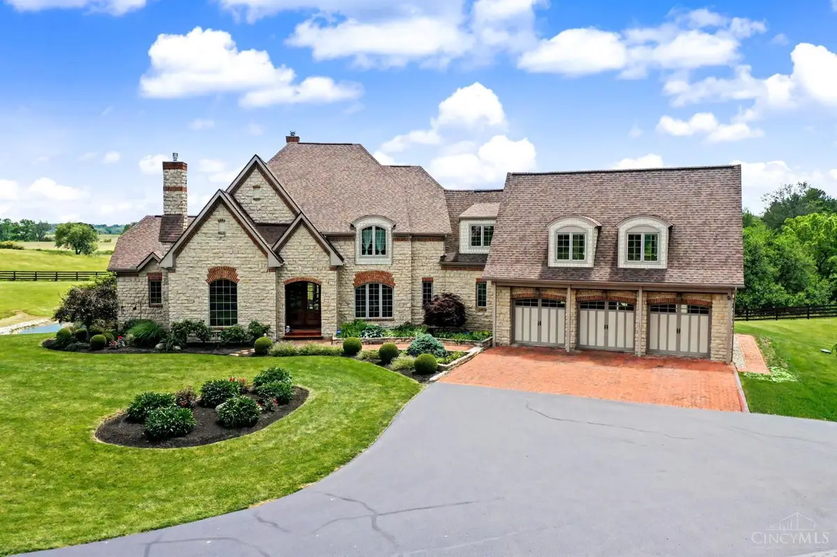 3051 E Spring Valley Paintersville Road, Xenia, OH 45385 - #1