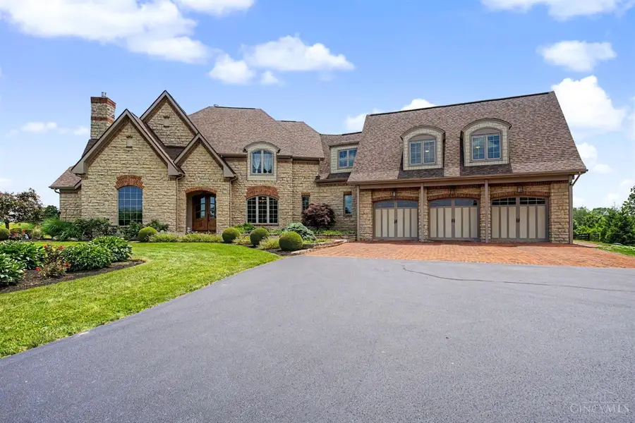 3051 E Spring Valley Paintersville Road, Xenia, OH 45385 - #2