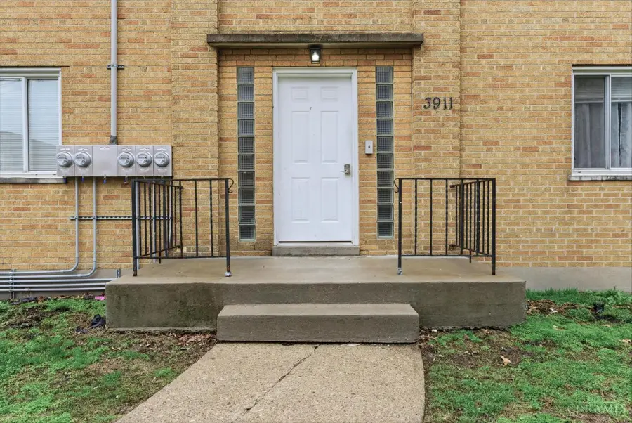 3911 E Gatewood Lane, Silverton, OH 45236 - #3