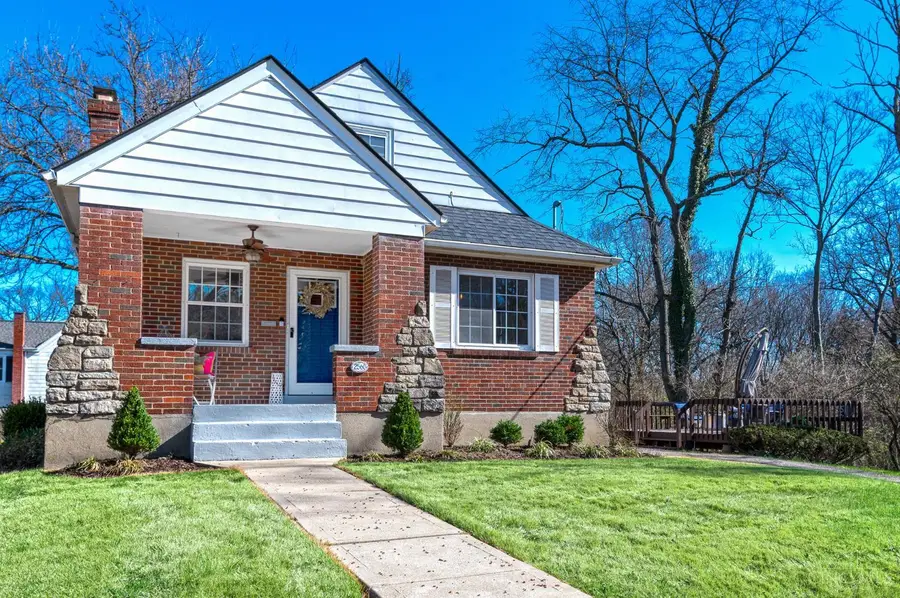 2560 Ridgeland Place, Cincinnati, OH 45212 - #3