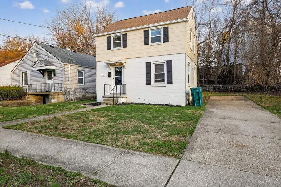 1735 Ashbrook Drive, Cincinnati, OH 45238 - #2