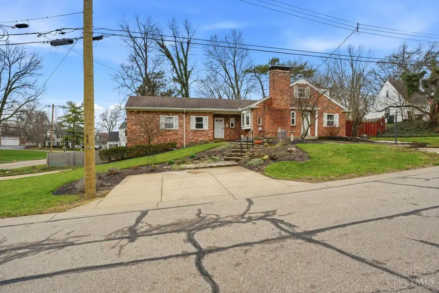 7027 Glenellyn Drive, Sycamore, OH 45236 - #3