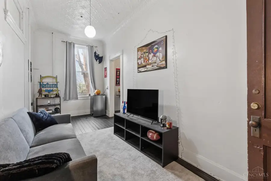 2327 Stratford Avenue, Cincinnati, OH 45219 - #3