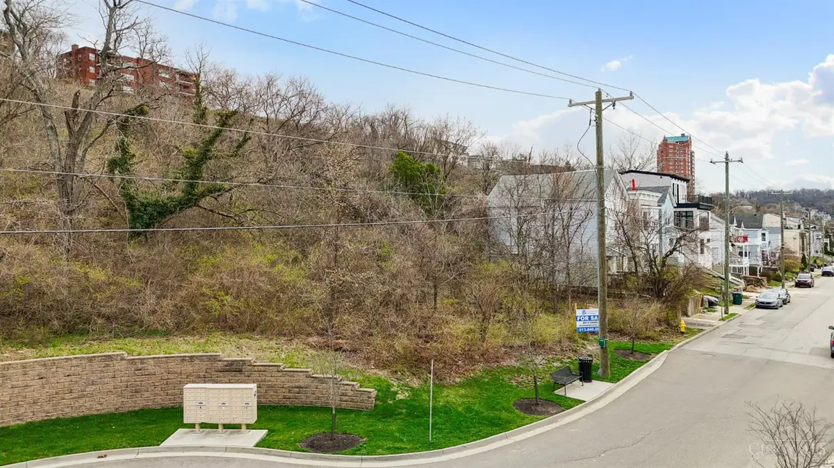 3096 Walworth Avenue, Cincinnati, OH 45226 - #1