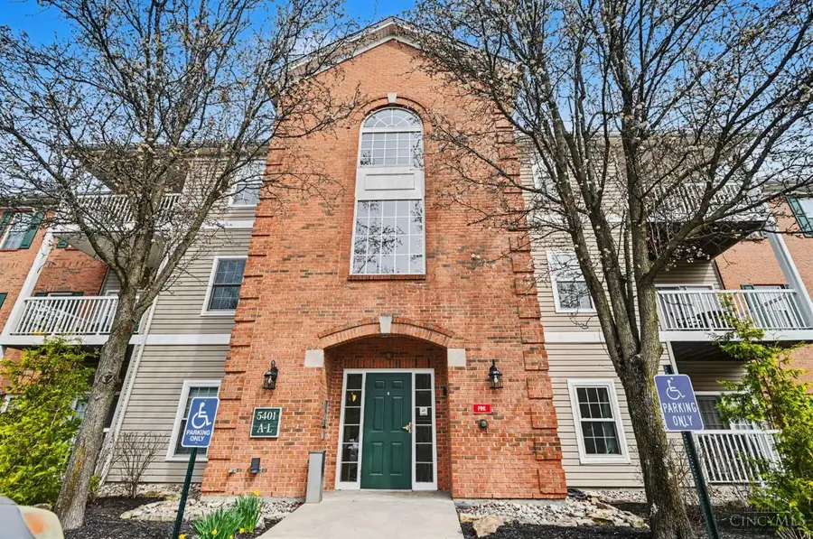 5401 Michelles Oak Court #E, Dent, OH 45238 - #2