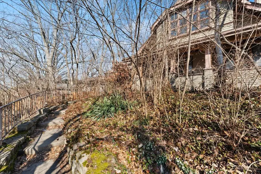 558 Howell Avenue, Cincinnati, OH 45220 - #3