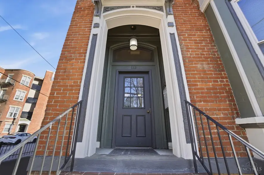 112 E Mcmillan Avenue, Cincinnati, OH 45219 - #3