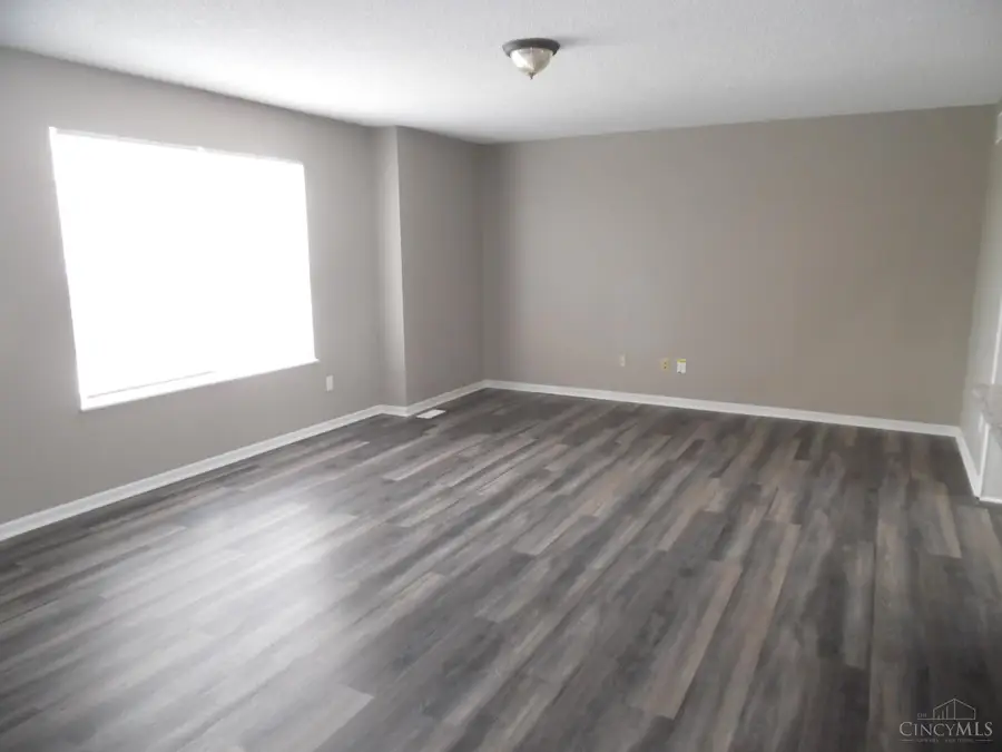 624 Meadow Brook Place, Trenton, OH 45067 - #3