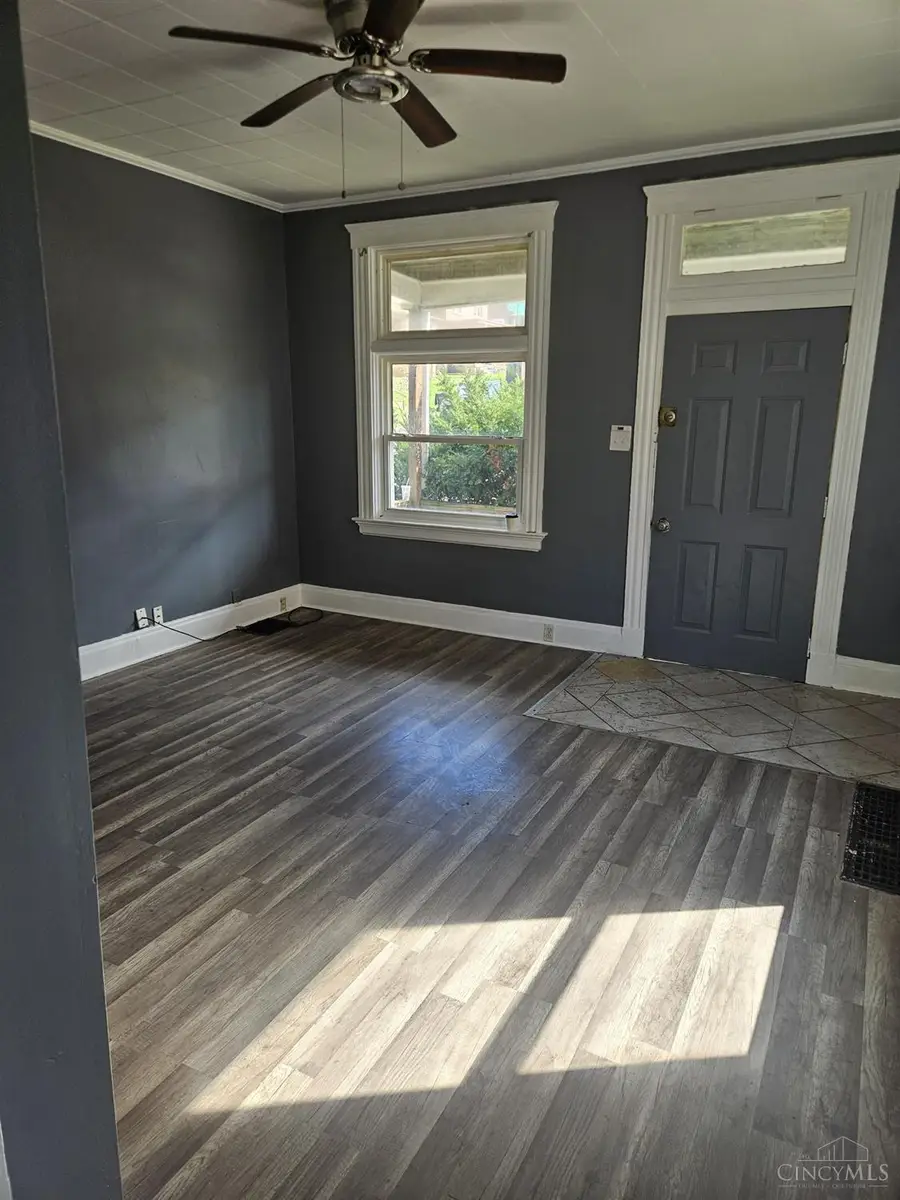 843 Fairbanks Avenue, Cincinnati, OH 45205 - #3