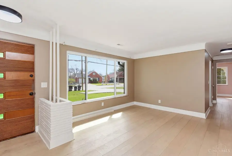 867 E Columbia Avenue, Reading, OH 45215 - #3