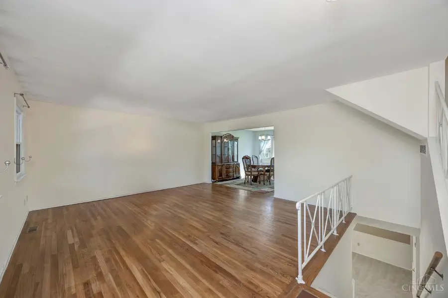 19 Creekwood Square, Glendale, OH 45246 - #3