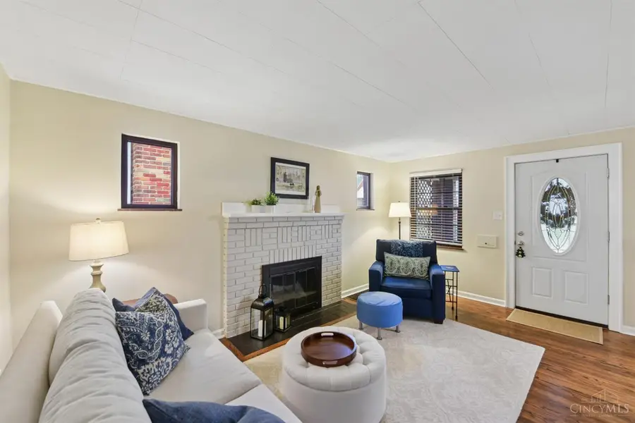 3827 Thornton Drive, Cincinnati, OH 45236 - #3