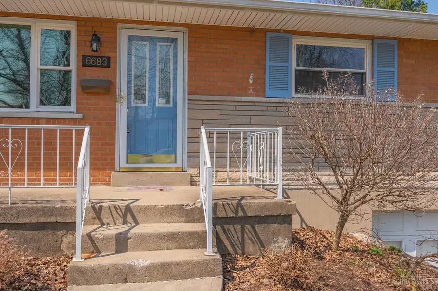 6683 Greentree Drive, Finneytown, OH 45224 - #2