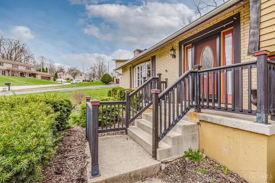 325 Thelma Avenue, Clayton, OH 45415 - #2