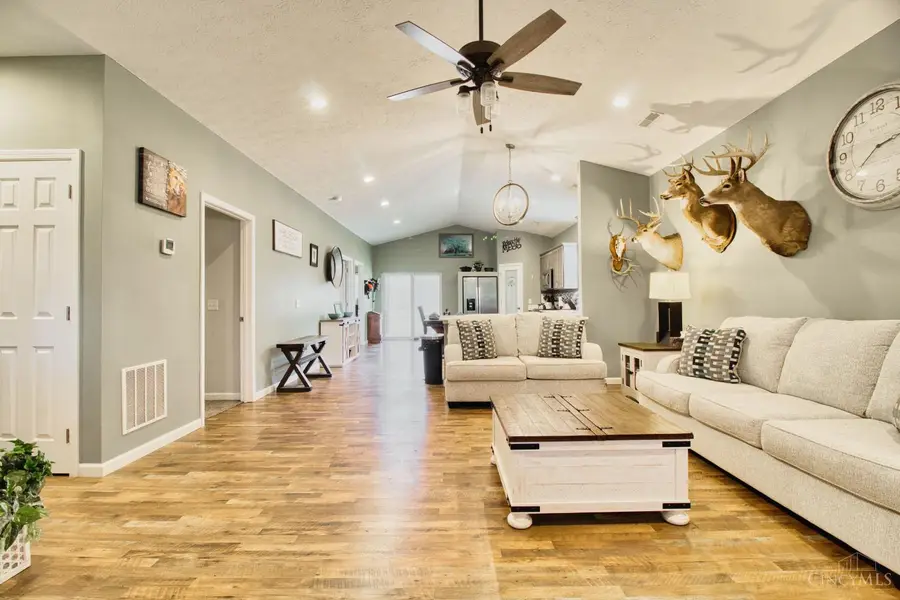 118 N Oklahoma Drive, Lake Waynoka, OH 45171 - #2