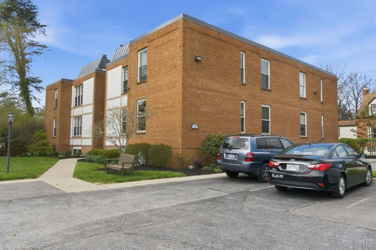 3825 Petoskey Avenue #31, Mariemont, OH 45227 - #1