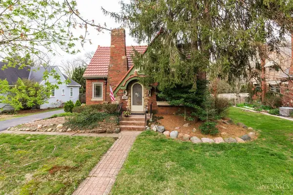 5049 W Eastwood Circle, Cincinnati, OH 45227