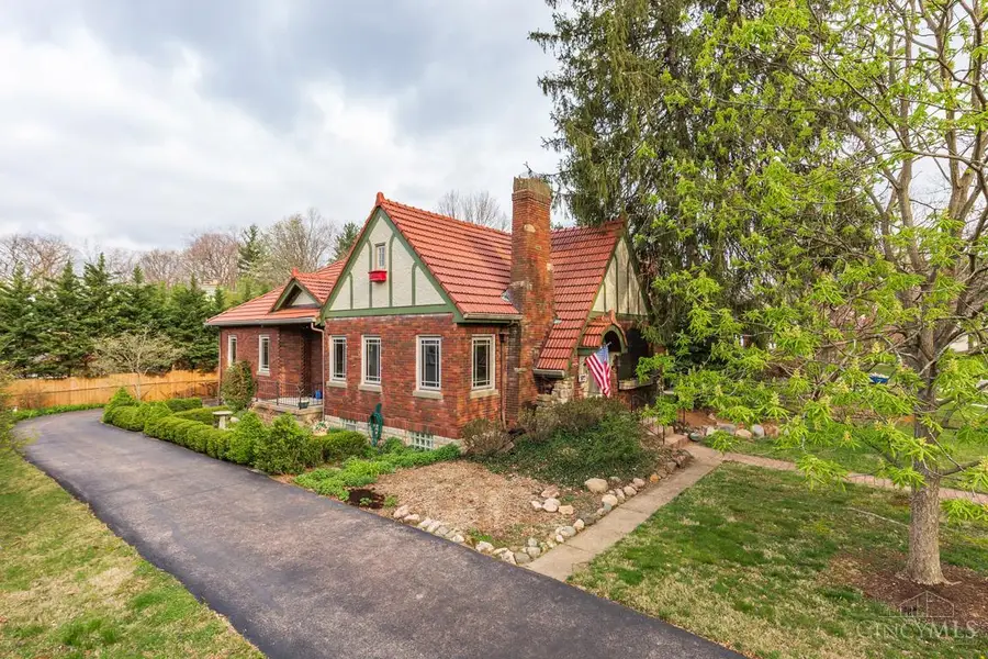 5049 W Eastwood Circle, Cincinnati, OH 45227 - #2