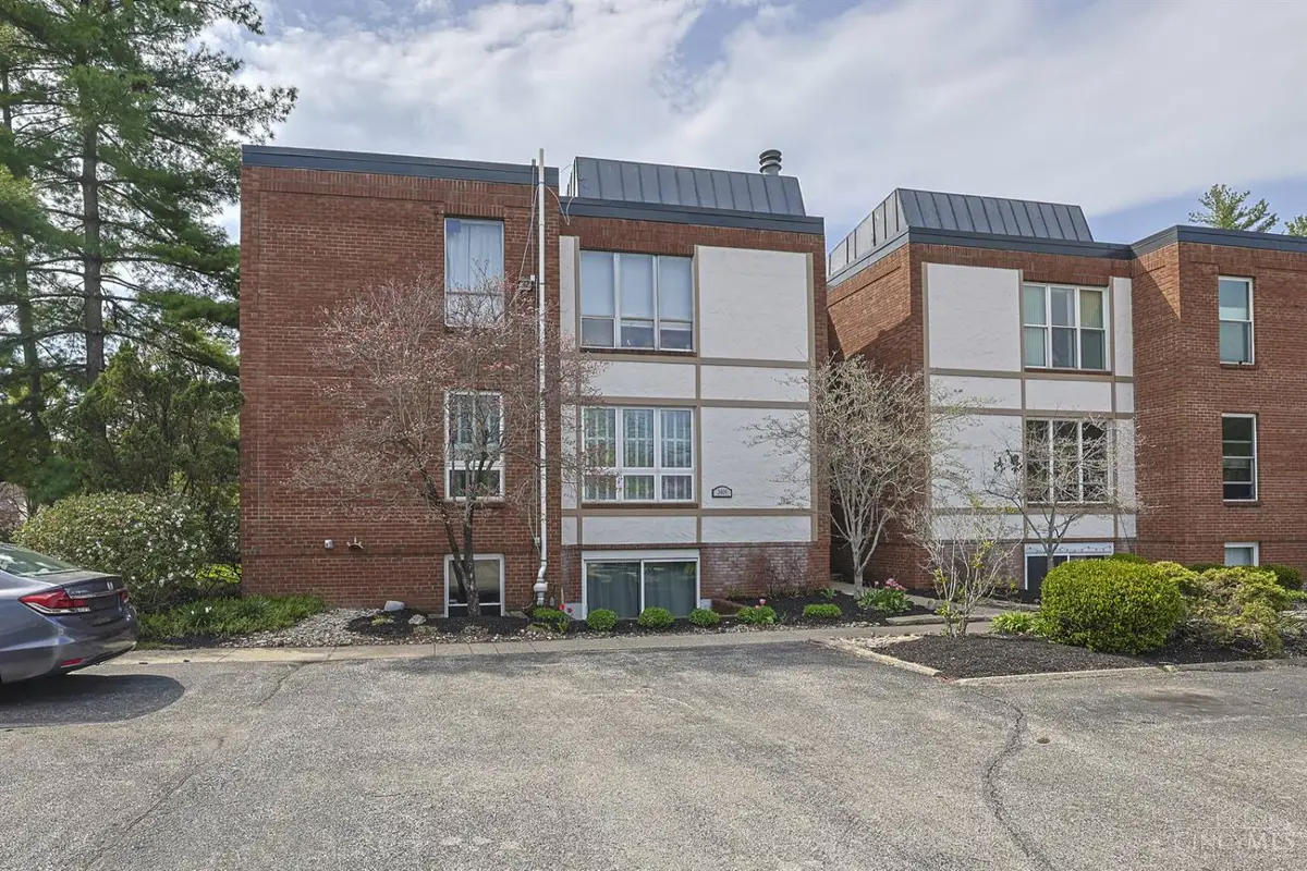 3809 Petosky Avenue #4, Mariemont, OH 45227 - #1