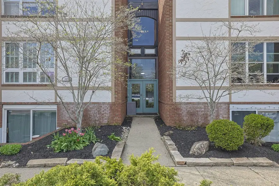 3809 Petosky Avenue #4, Mariemont, OH 45227 - #2