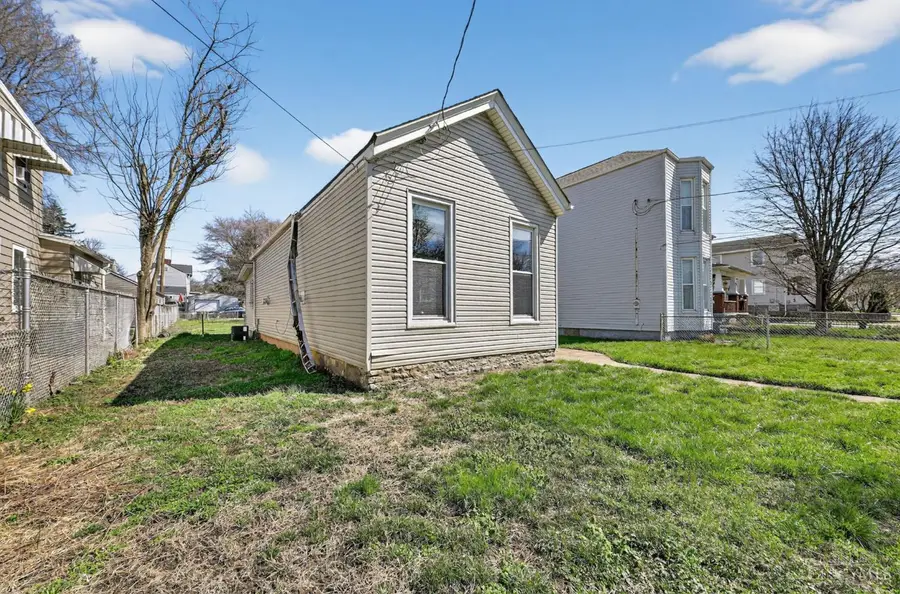 206 W 69th Street, Cincinnati, OH 45216 - #3