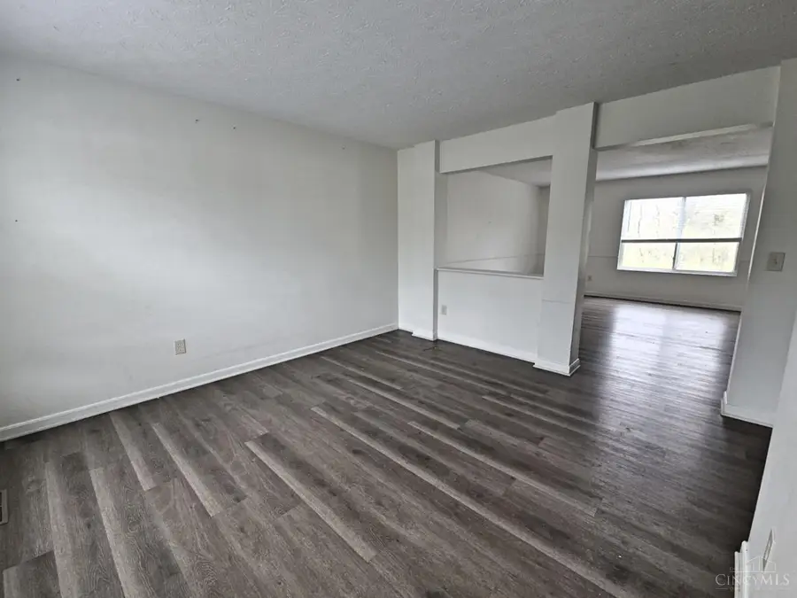 2306 Garrison Drive, Springfield, OH 45231 - #2