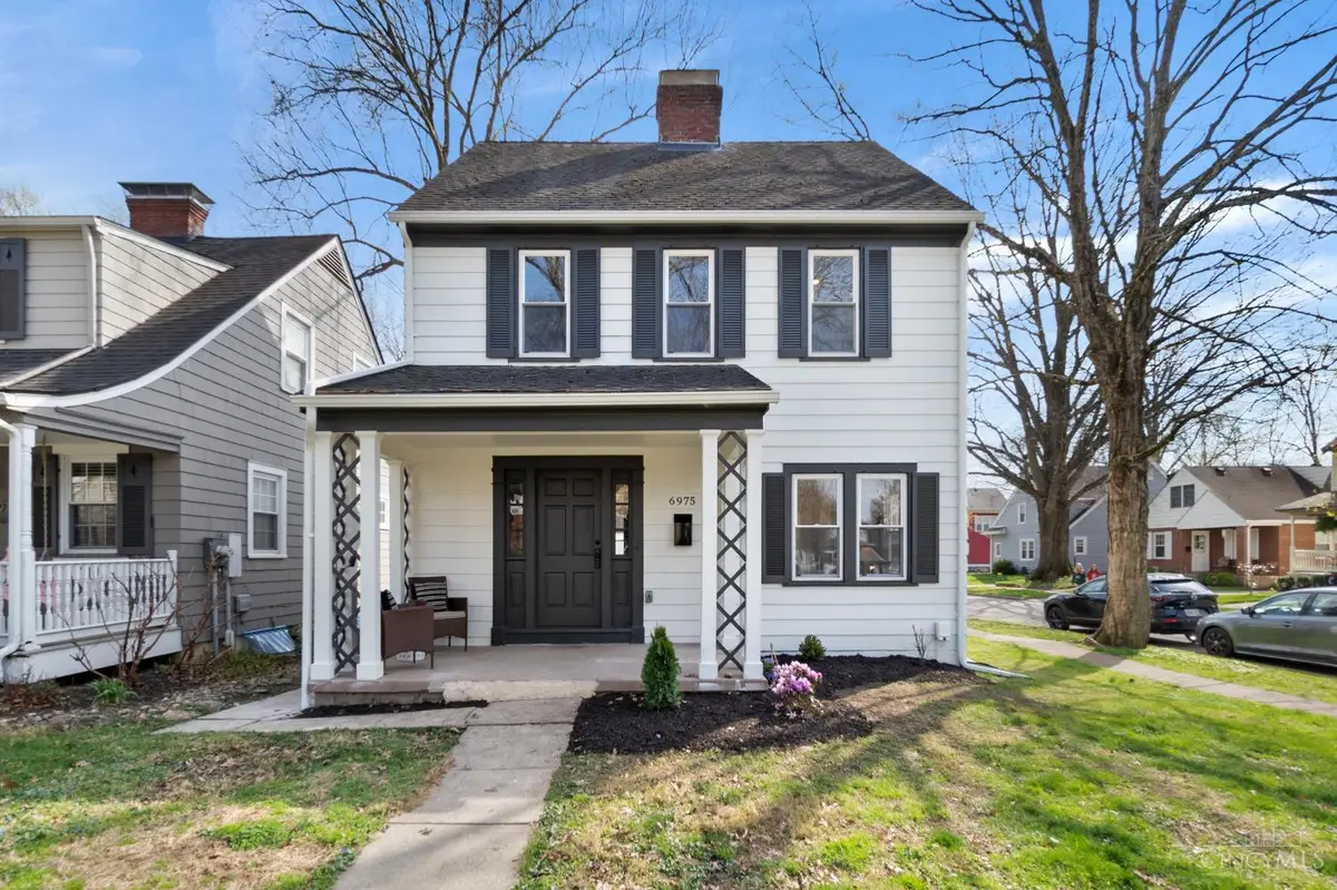 6975 Cambridge Avenue, Mariemont, OH 45227 - #1