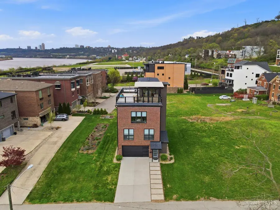 253 St Peters Street, Cincinnati, OH 45226 - #2