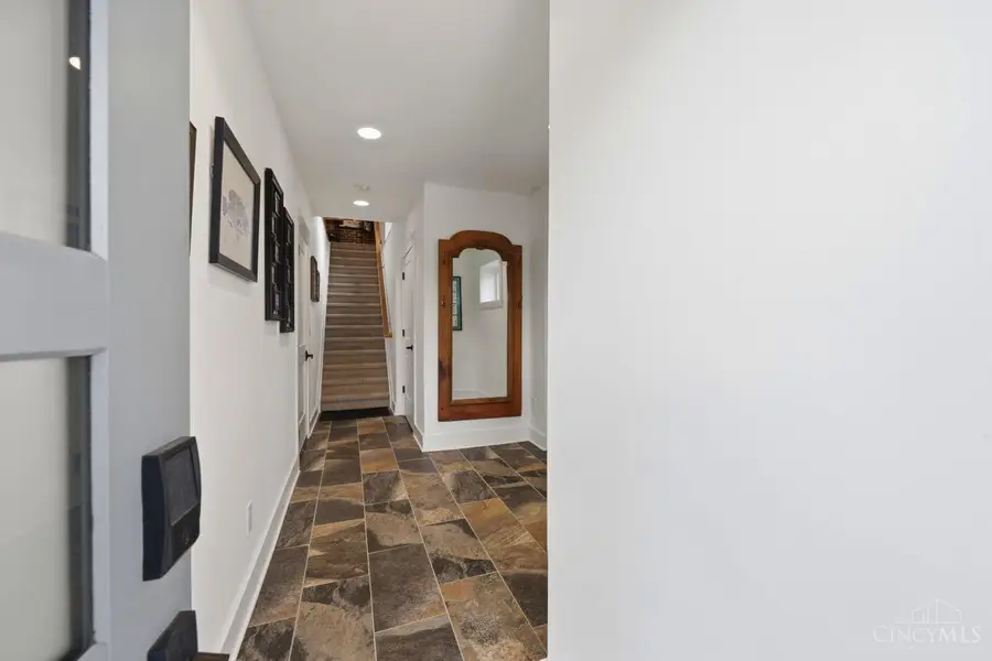 253 St Peters Street, Cincinnati, OH 45226 - #3