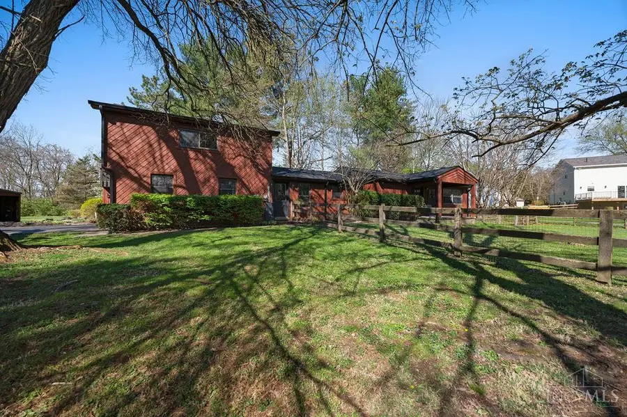 8135 Creek Woods Place, Maineville, OH 45039 - #2